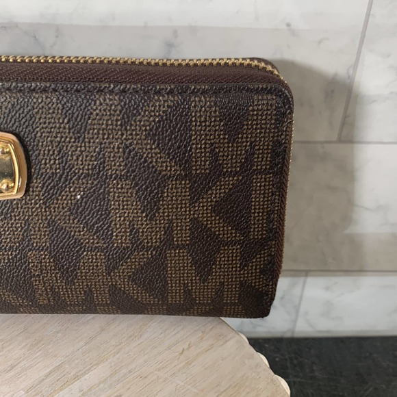 MICHAEL KORS Jet Set Continental WristleT 35H5GTTE3B200 perfect condition - Picture 3 of 7